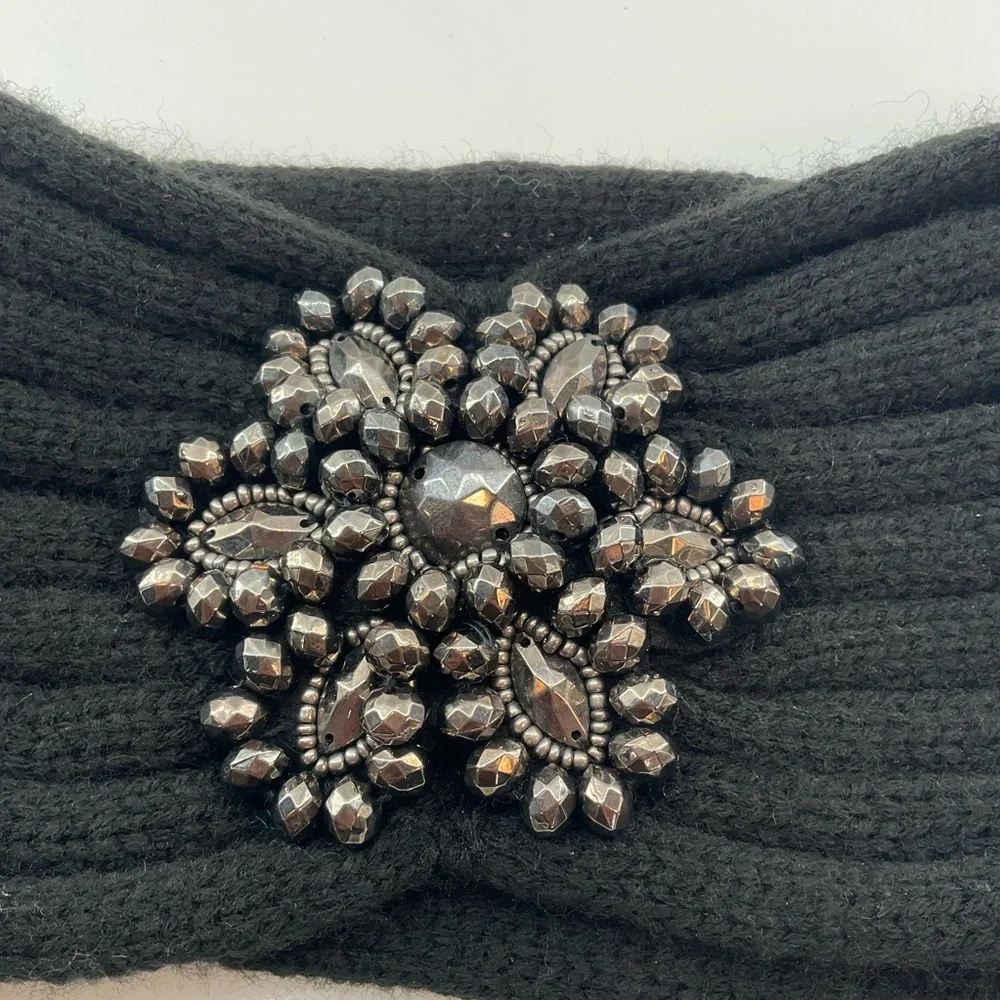 Stylish Black Knit Headband with Beaded Embellishment